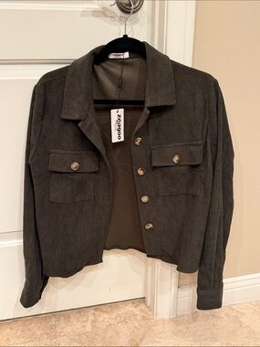 NWT Zeagoo Olive Green Cropped Corduroy Button-Up Shacket Jacket
 Size S